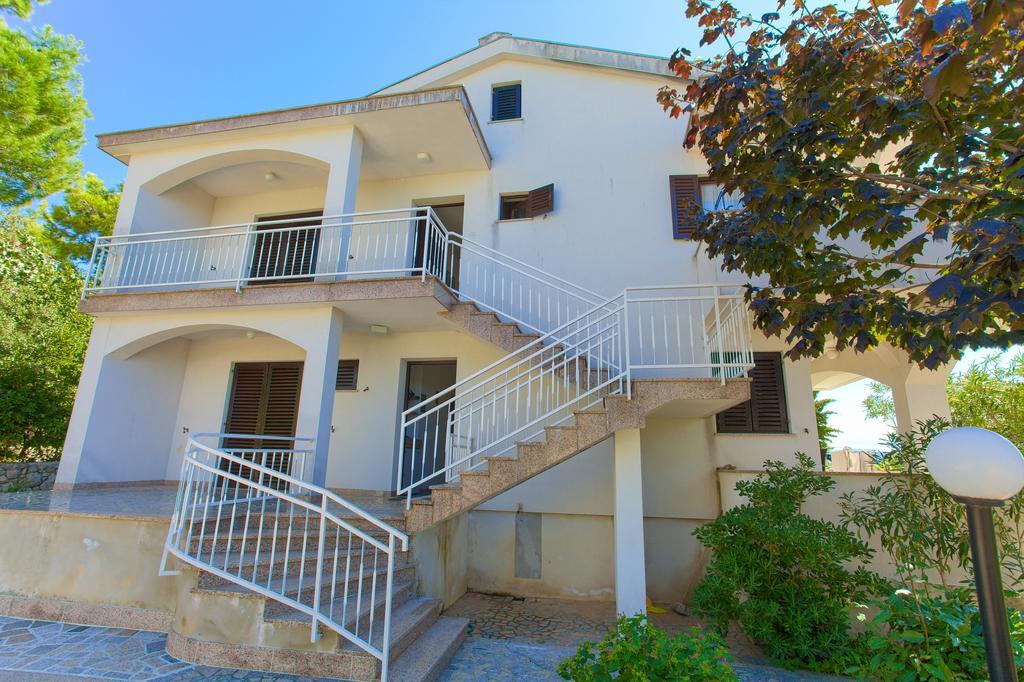 Apartments Vlatko Krk Town Exteriör bild